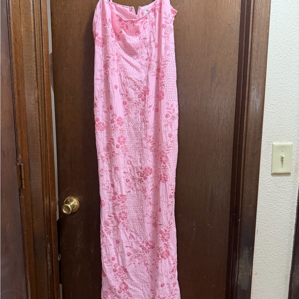 Showpo Shari Maxi Dress - Picture 4 of 6